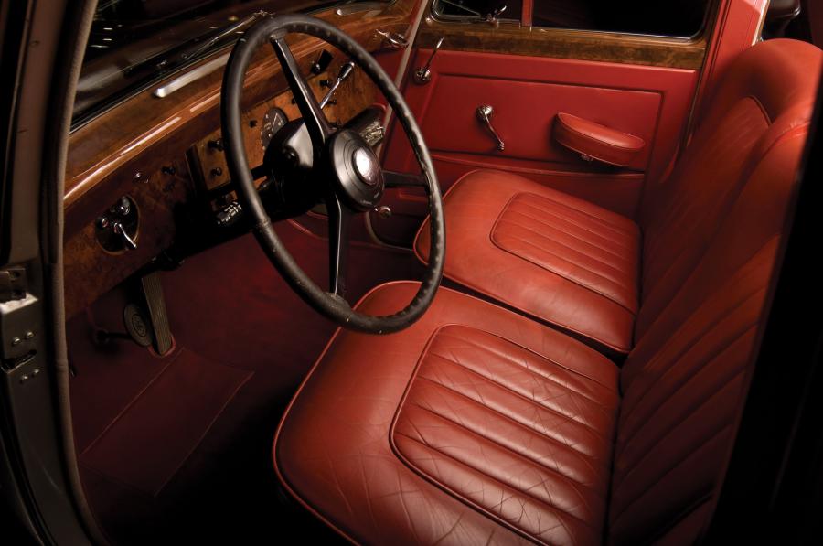  Rolls-Royce Silver Dawn Sports Saloon 1954 года  (фото 4 из 6)